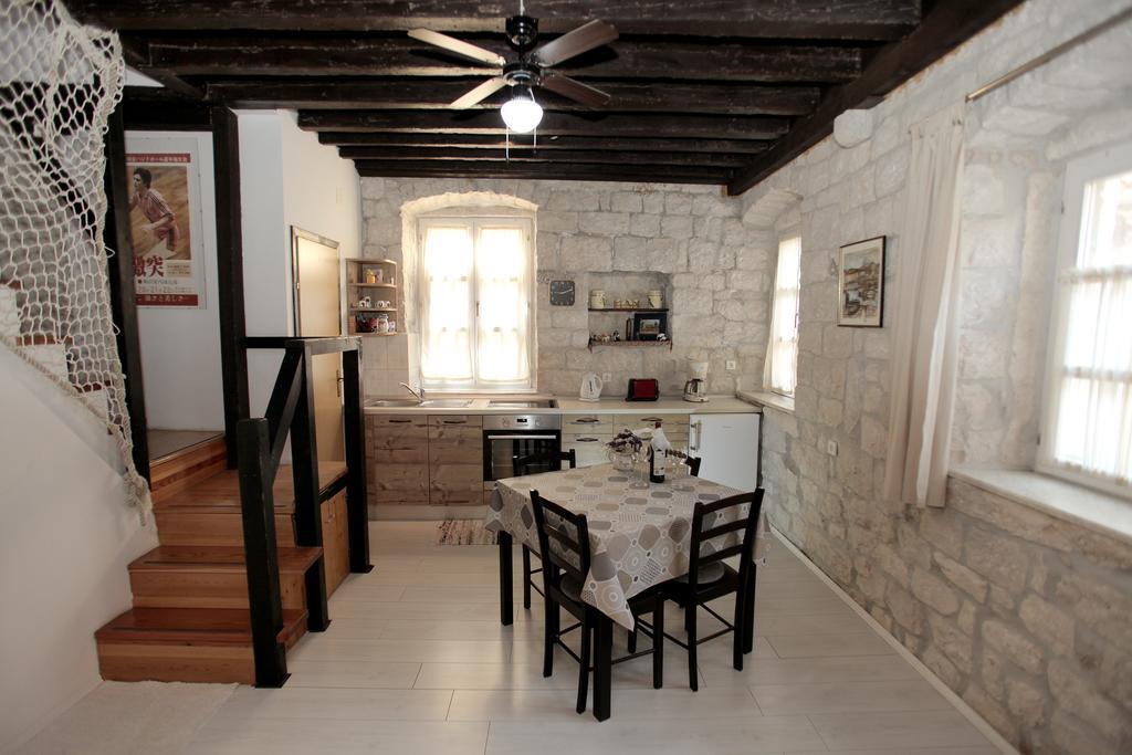 Apartment Tragurium Трогир Екстериор снимка