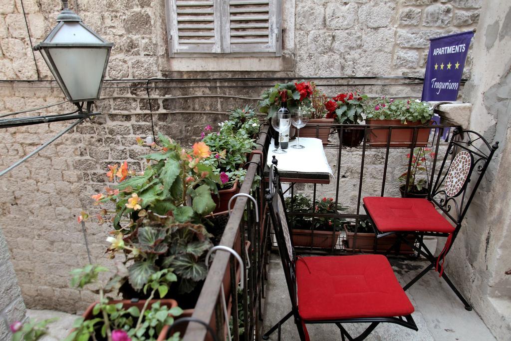 Apartment Tragurium Трогир Екстериор снимка