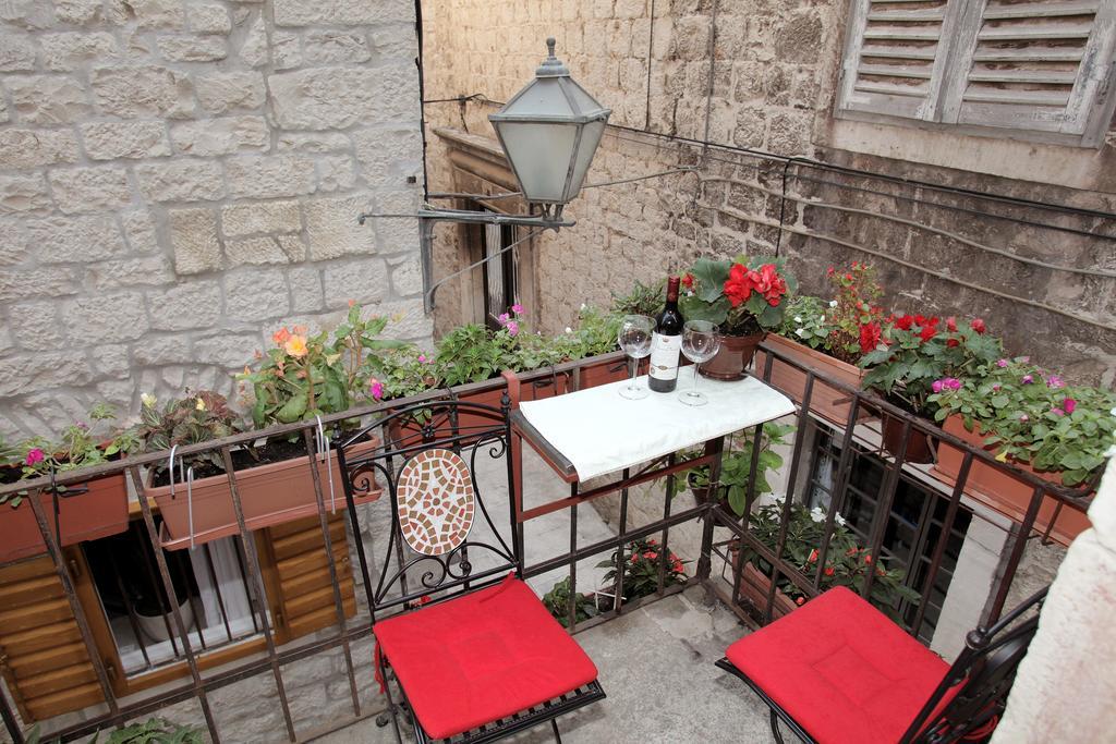 Apartment Tragurium Трогир Екстериор снимка